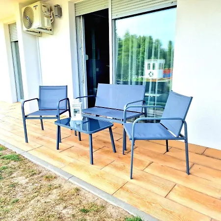 아파트 Z Basenem I Ogrodkiem Baltic Sun A17 *